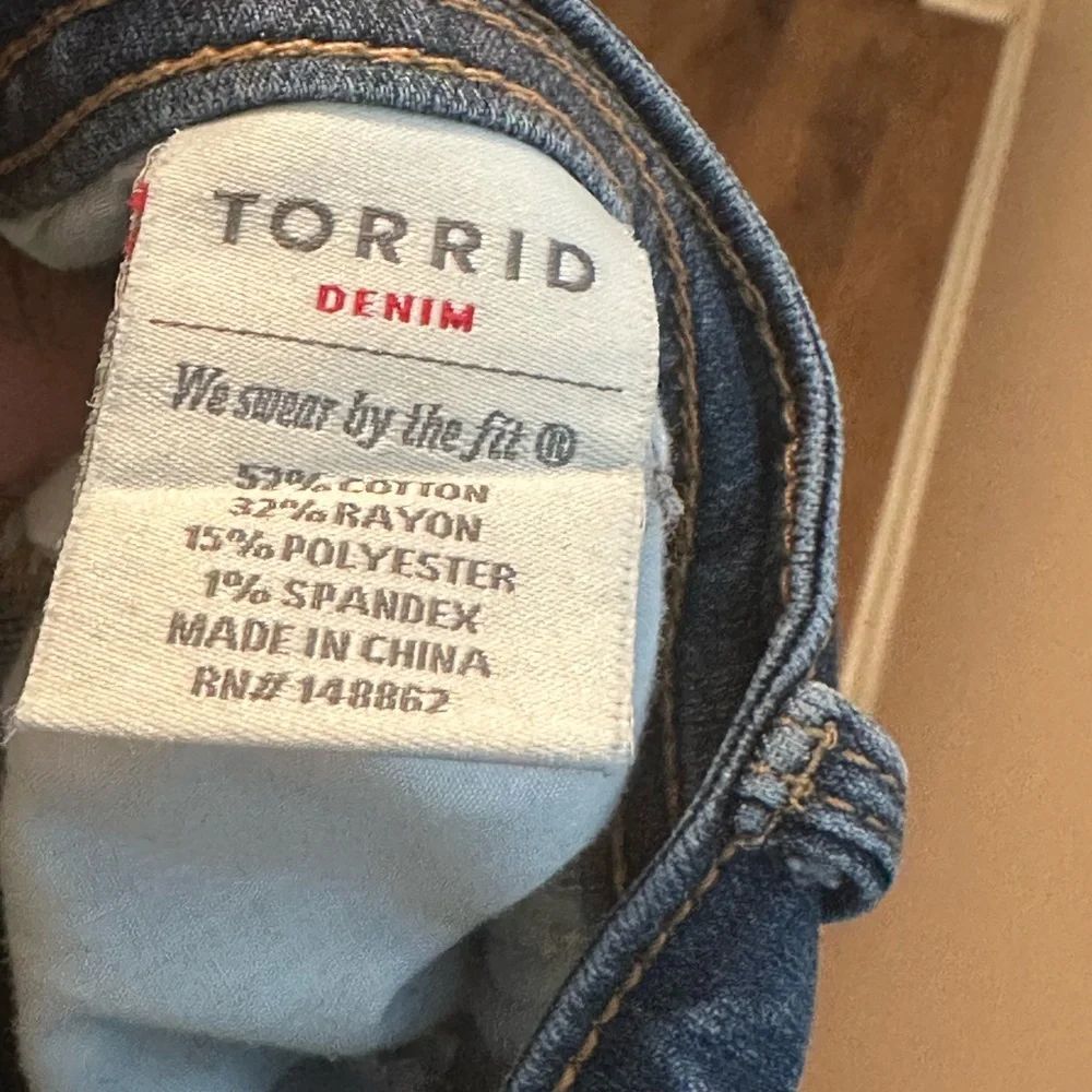 Torrid jeans - Picture 3 of 4